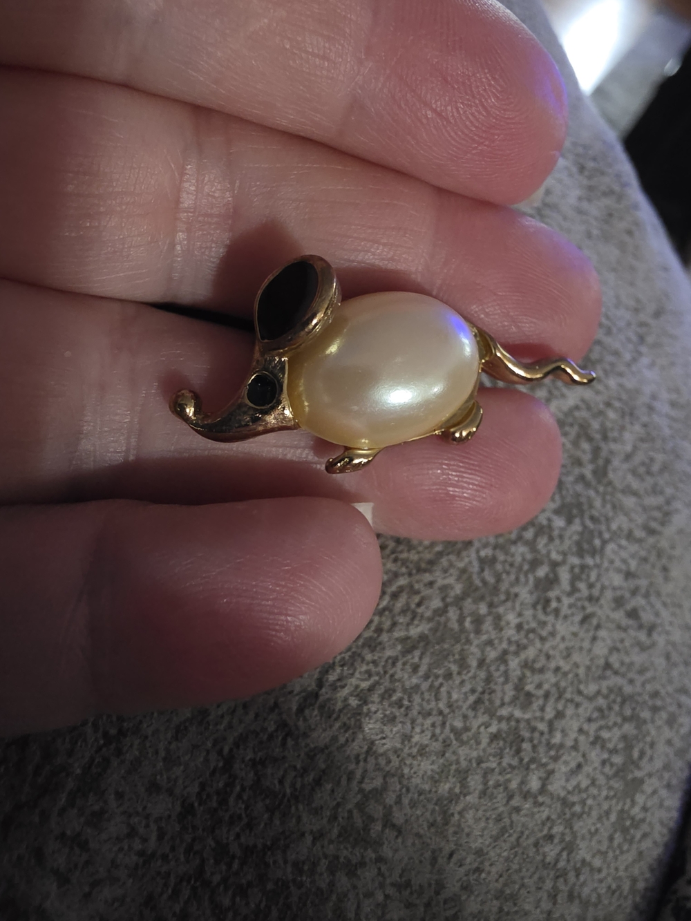 Vintage Gold-Tone Pearl Mouse Brooch - Women Jewelry